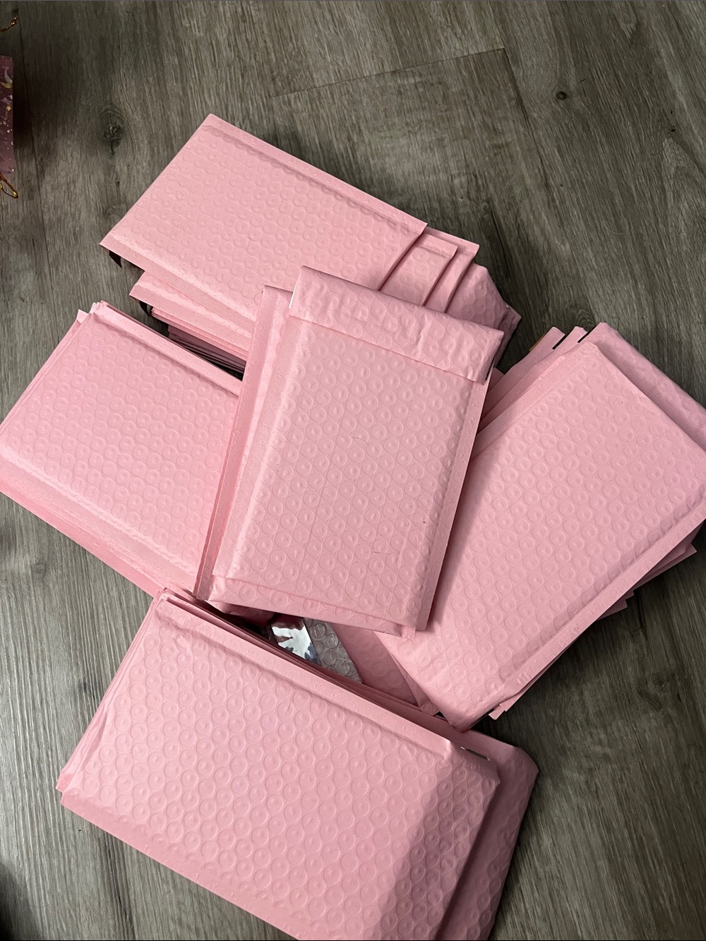 Pack of Pink Bubble Mailers 44